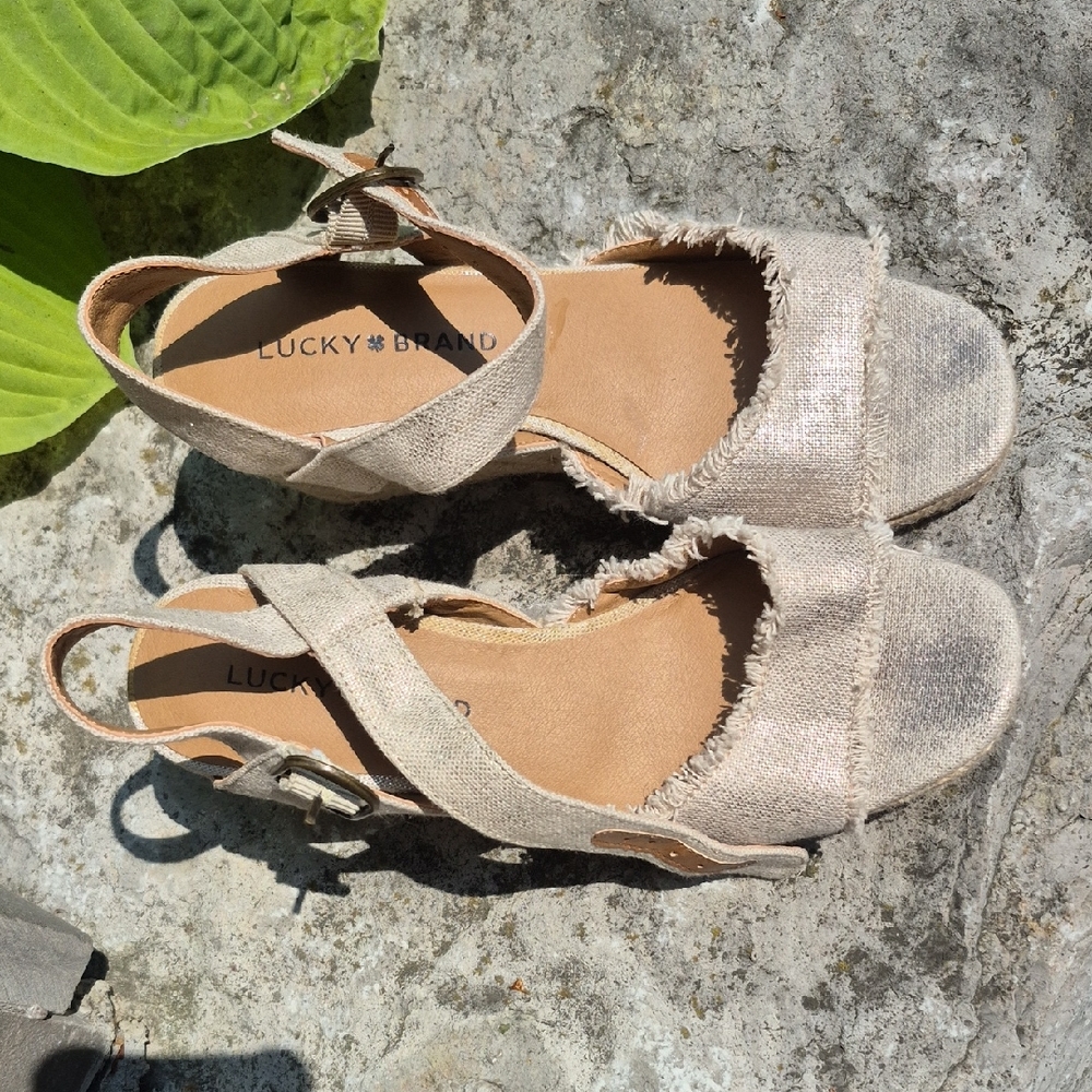 Lucky Brand Women's Beige Frayed Sandals - Like NEW